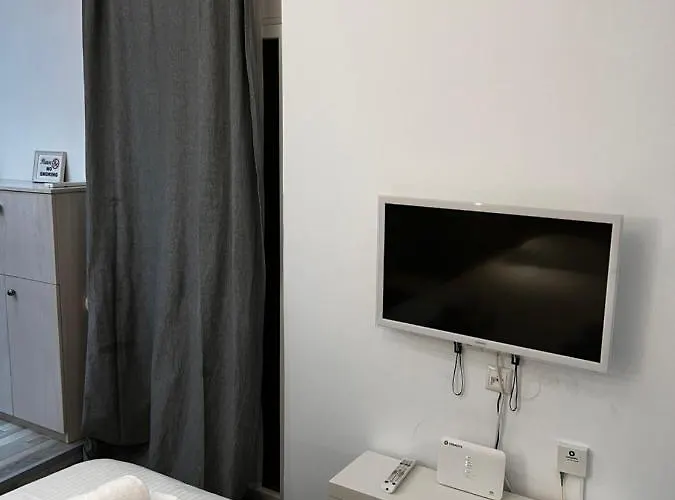 Small Budget Diamond In Agias Sofias. Apartmán Soluň