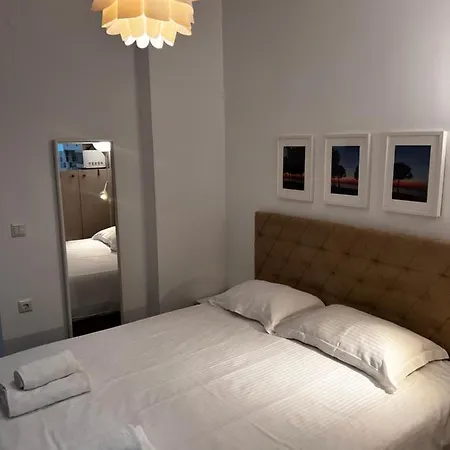 Small Budget Diamond In Agias Sofias. * Szaloniki