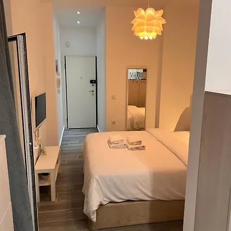 Small Budget Diamond In Agias Sofias. Apartman