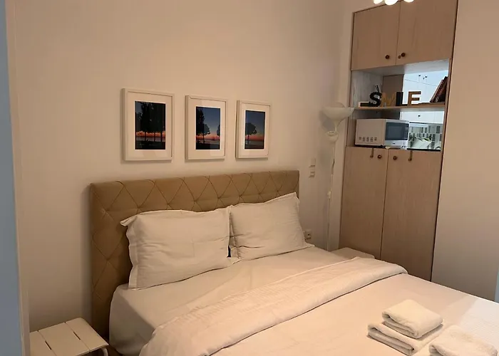 Apartamento Small Budget Diamond In Agias Sofias. Tesalónica